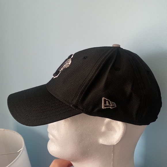 New Era Lansing Lugnuts Large X-Large Embroidered Black Baseball Hat - Picture 3 of 7